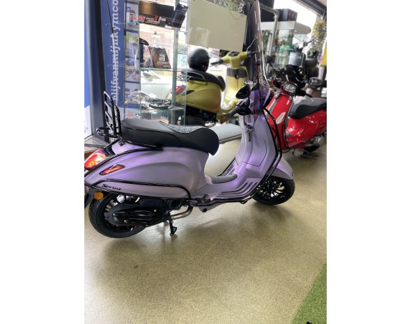 Vespa sprint opaco violetta