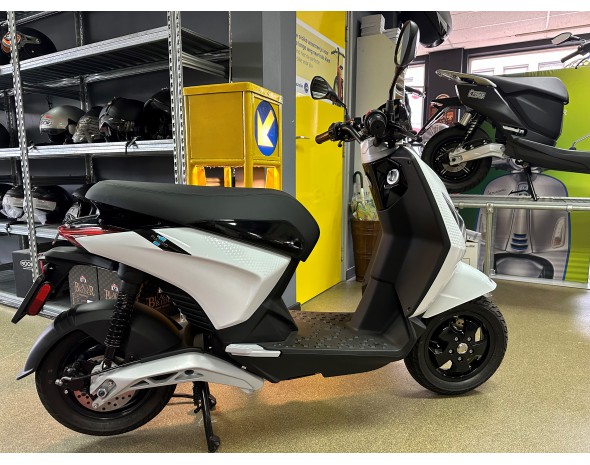 Piaggio E-Scooter